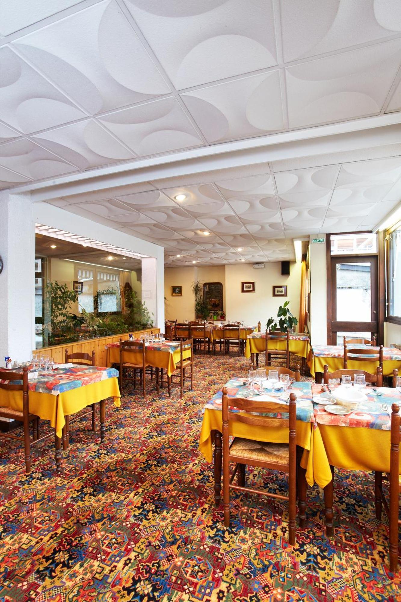 Hotel De Paris 2*